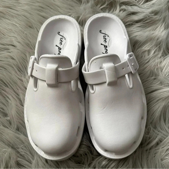 FREE PEOPLE Karlie Buckle Clog Size 7 NWOT - Picture 6 of 12
